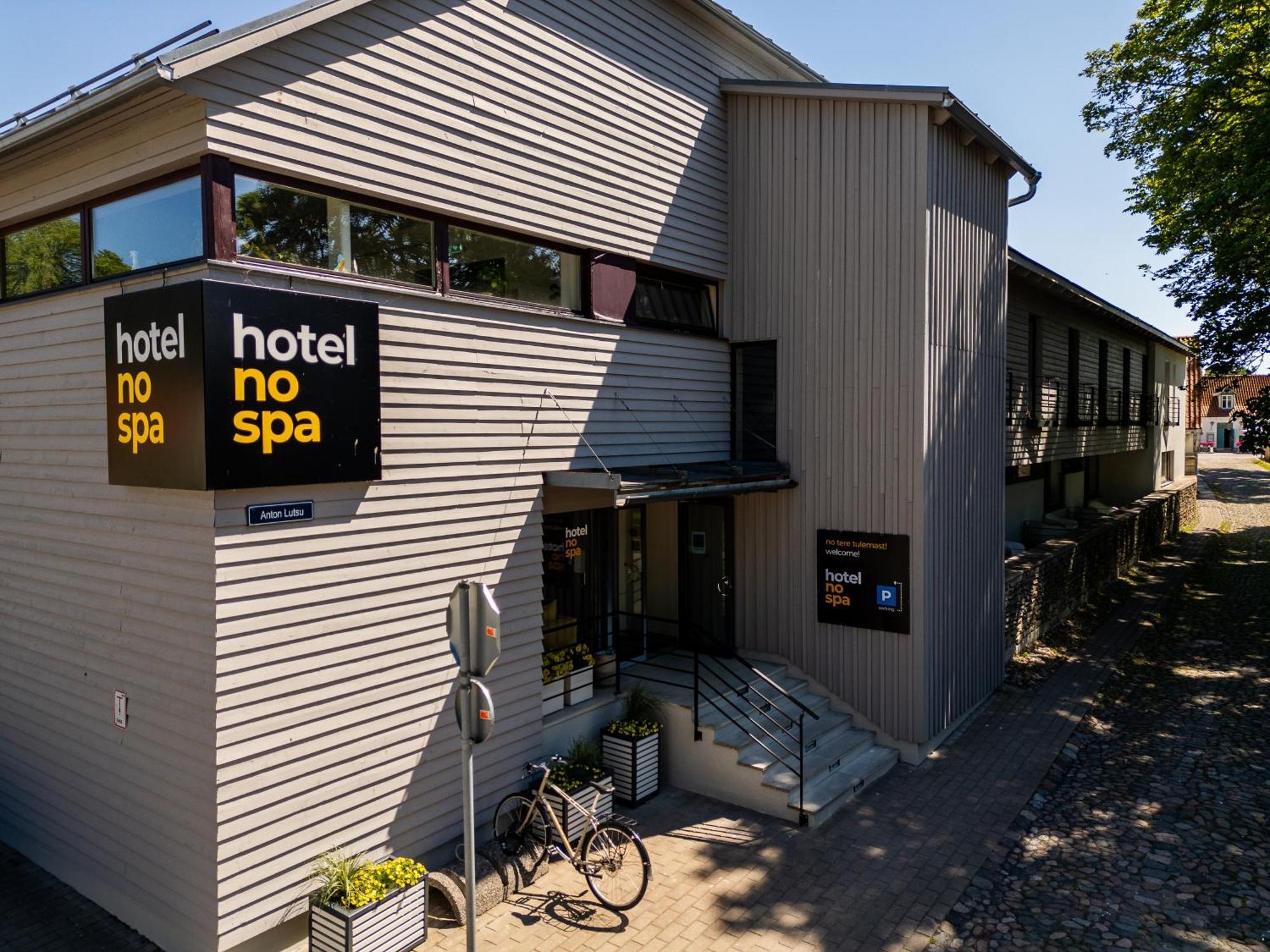 Hotel NOSPA Kuressaare Buitenkant foto