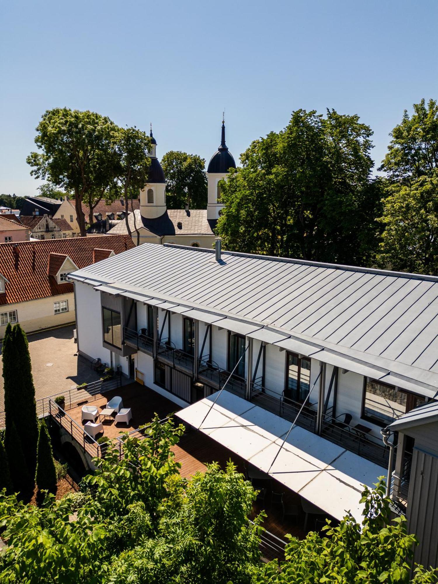 Hotel NOSPA Kuressaare Buitenkant foto